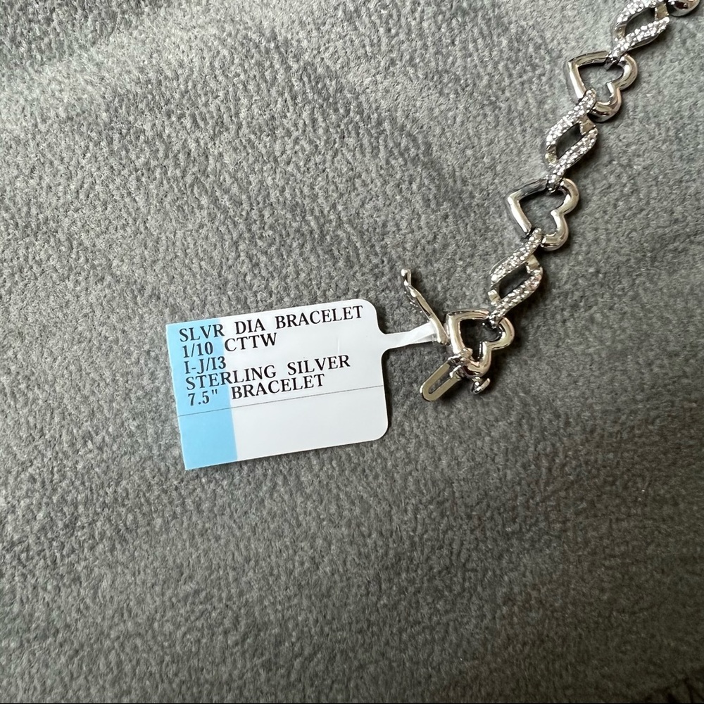 1/10 CTTW diamond sterling silver bracelet - Picture 6 of 7